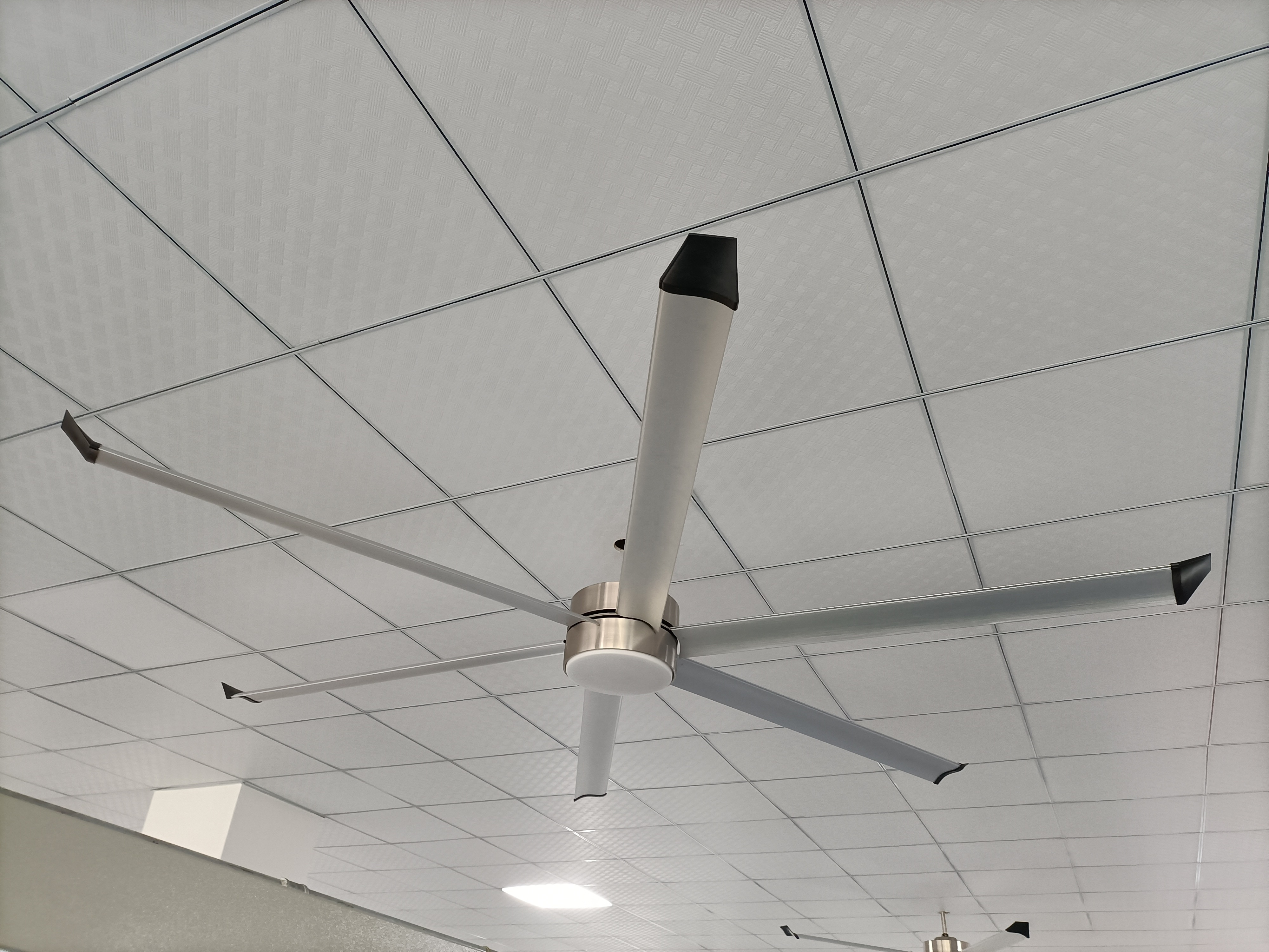 China 3m low noise 9ft Big Wind Air flow Garage Vent Giant Industrial Hvls Large Ceiling Fan Price