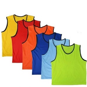 2024 Cheap Custom Sports Mesh Pennies Basketball Football Scrimmage Training Vests Reversible Soccer Bibs