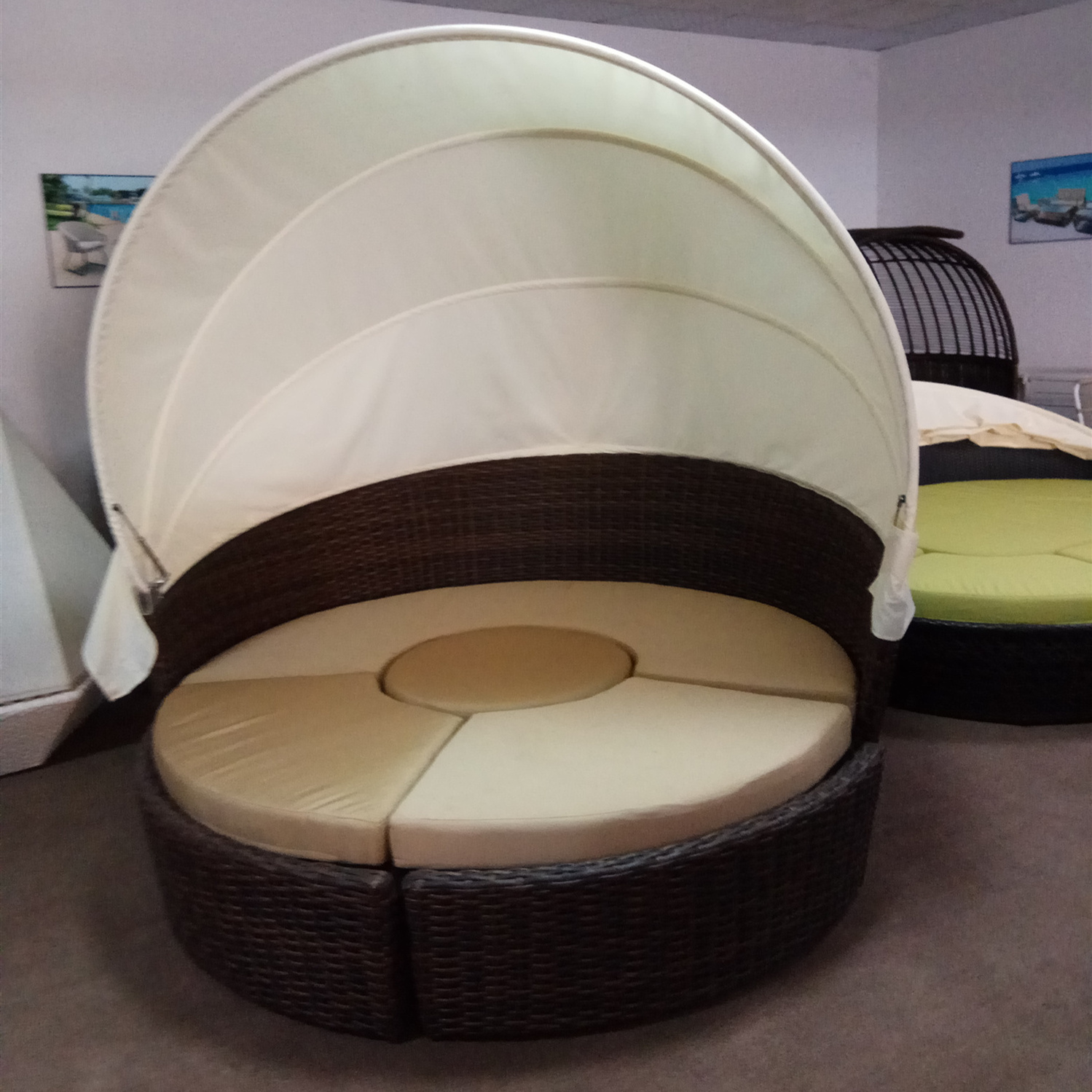 Luxury Model Beach Bed Rattan Sun Lounger Outdoor Round Sunbed With Canopy