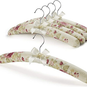 DS950  Fabric Floral Cotton Padded Hangers Soft Anti-slip Clothing Coat Foam Hanger Sponge Satin Padded Hangers