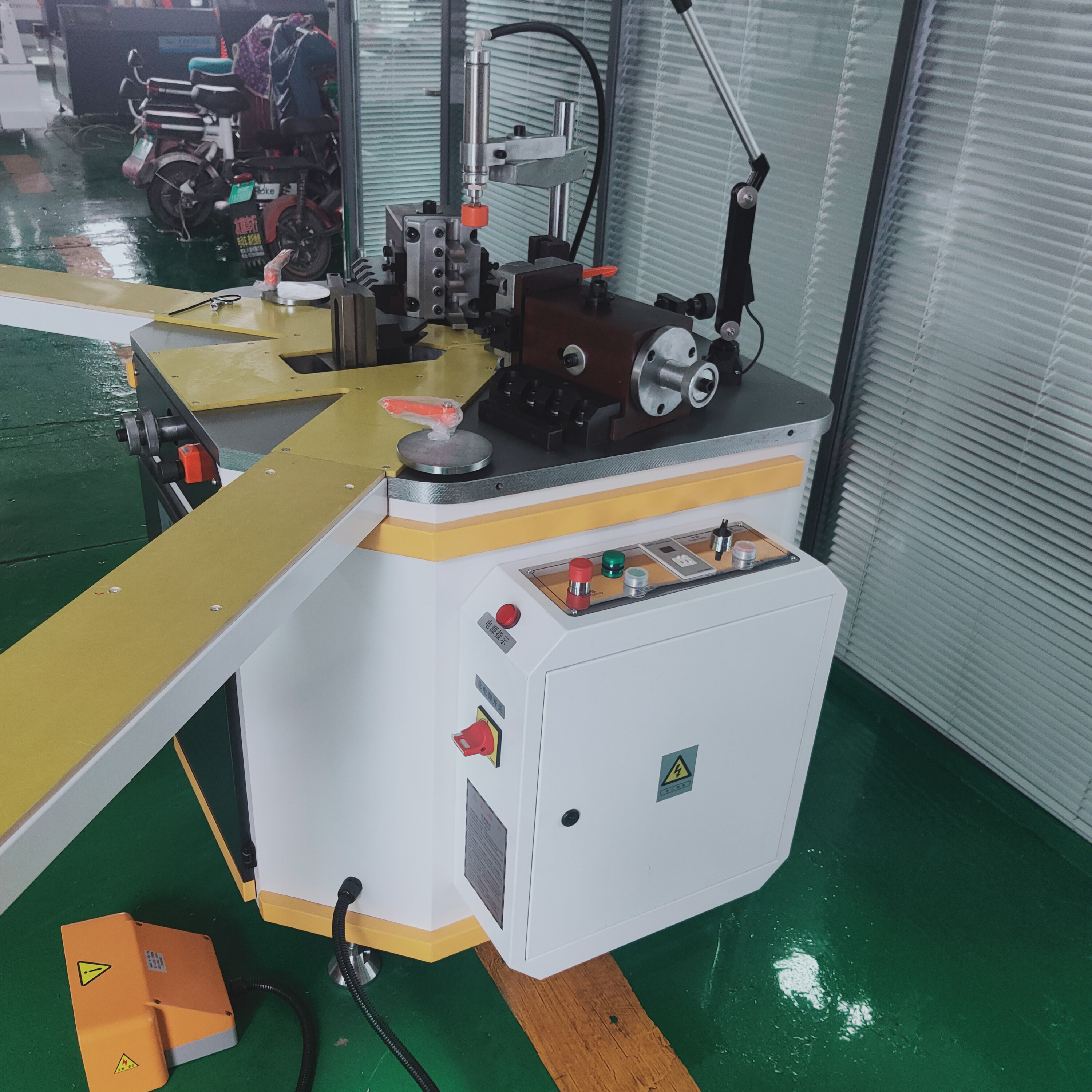 Hydraulic Heavy duty Single head window door Corner crimping Combining Machine for aluminum profile Door and Window making