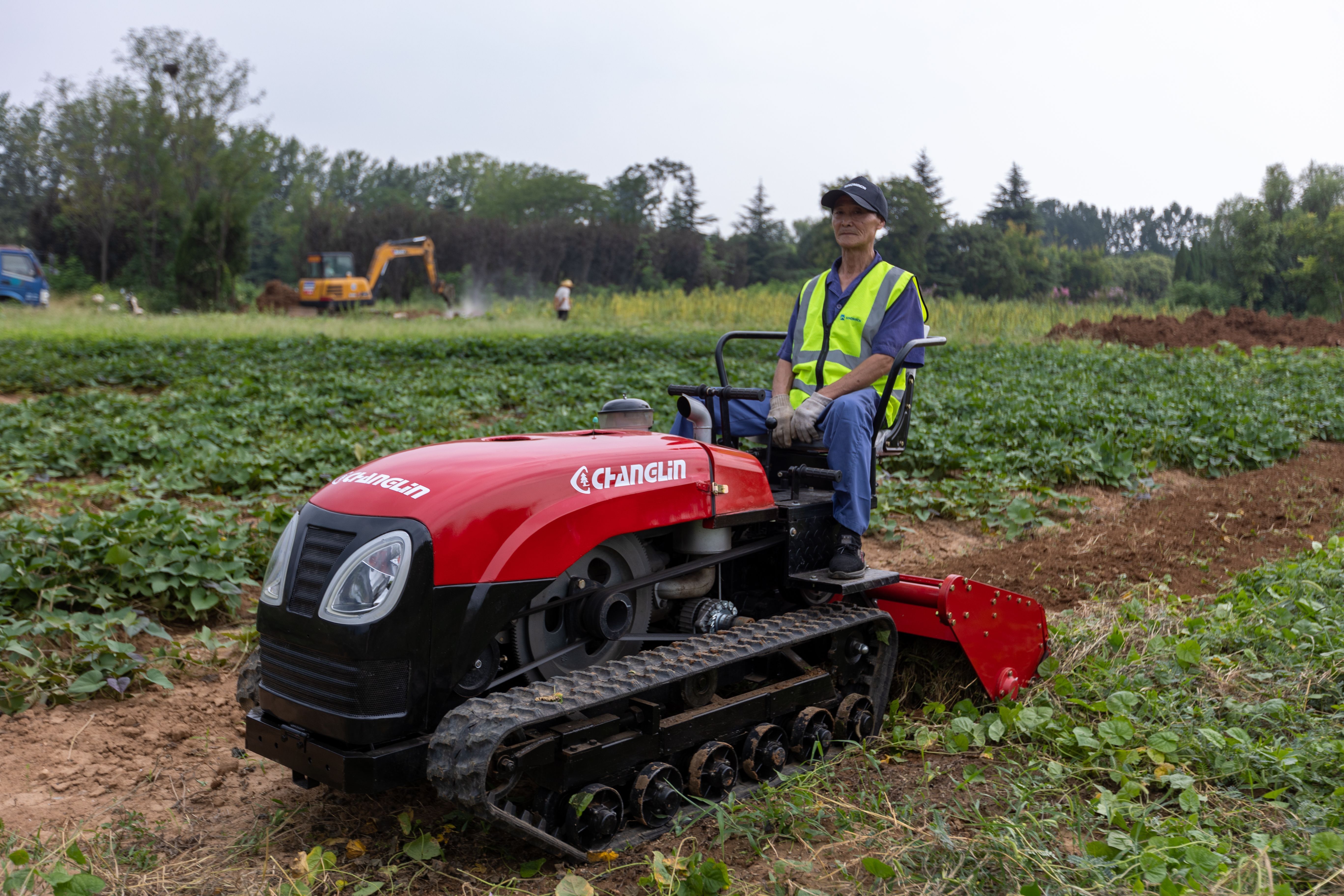 Construction Works CT120S  crawler tractors paddy field crawler tractor 28hp crawler rubber manual track tractor for sale