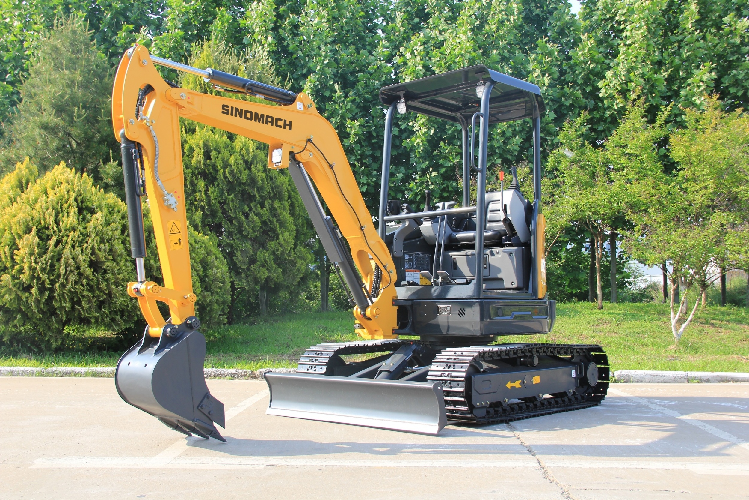 Low Price Farm Excavation Machinery Swing Boom Hydraulic Track Hoe excavator 2.7 Ton Excavators Caterpillar