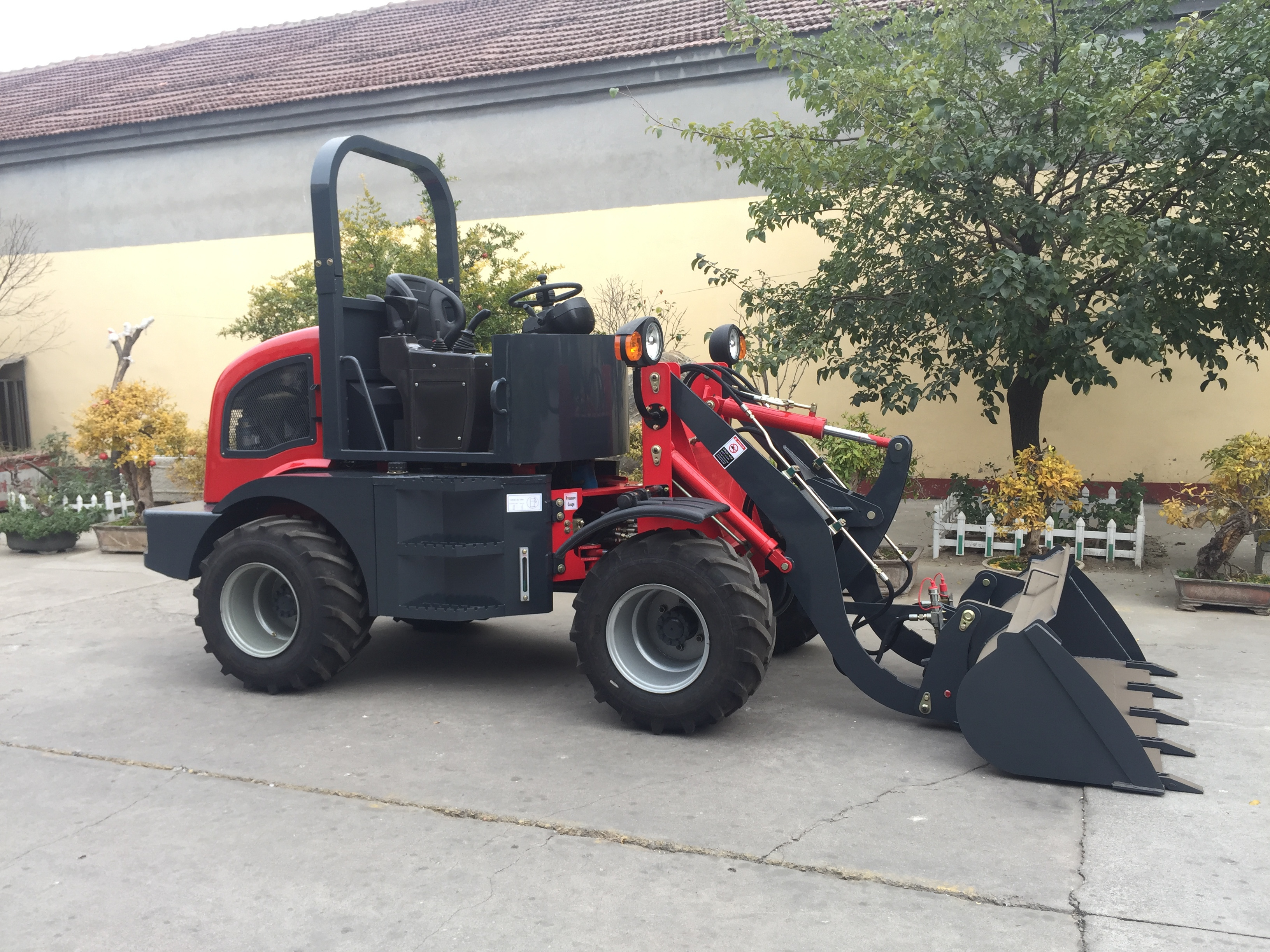 factory oem odm small Compact Front Tractor Farm mini diesel loader 800KG with quick hitch sweeper snow blower