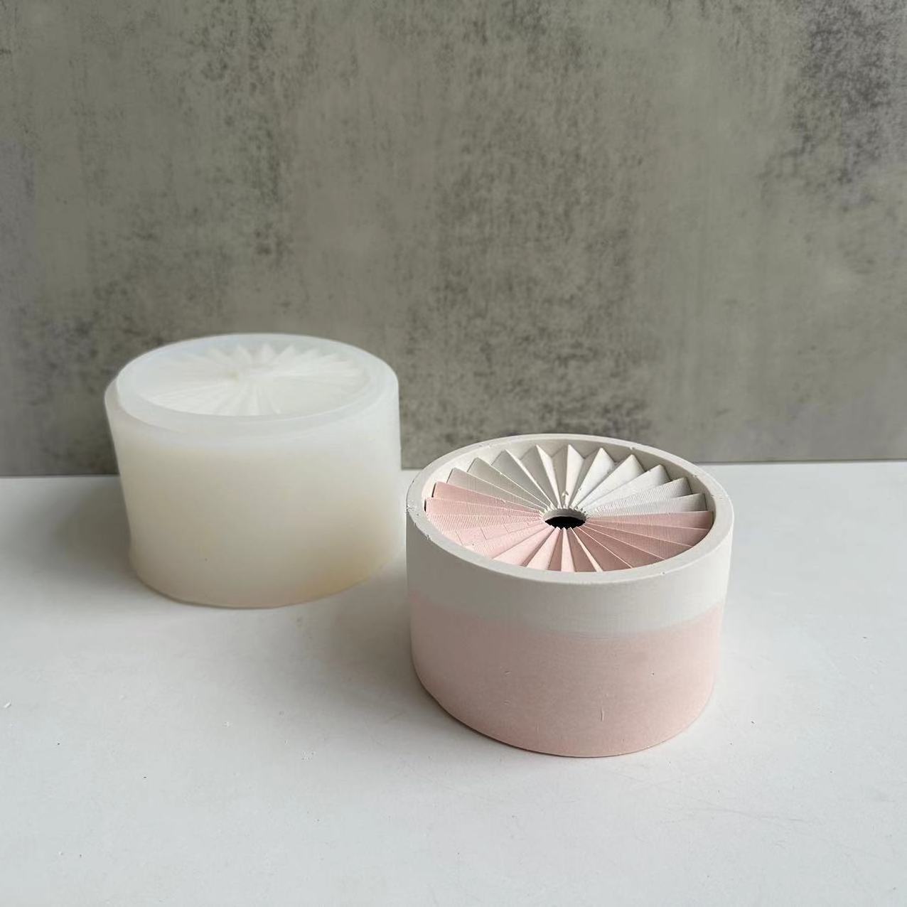 Round Candle Jar Concrete Mold DIY Handmade Fragrance Candle Wax Storage Box Cement Plaster Incense Burner Silicone Molds Decor