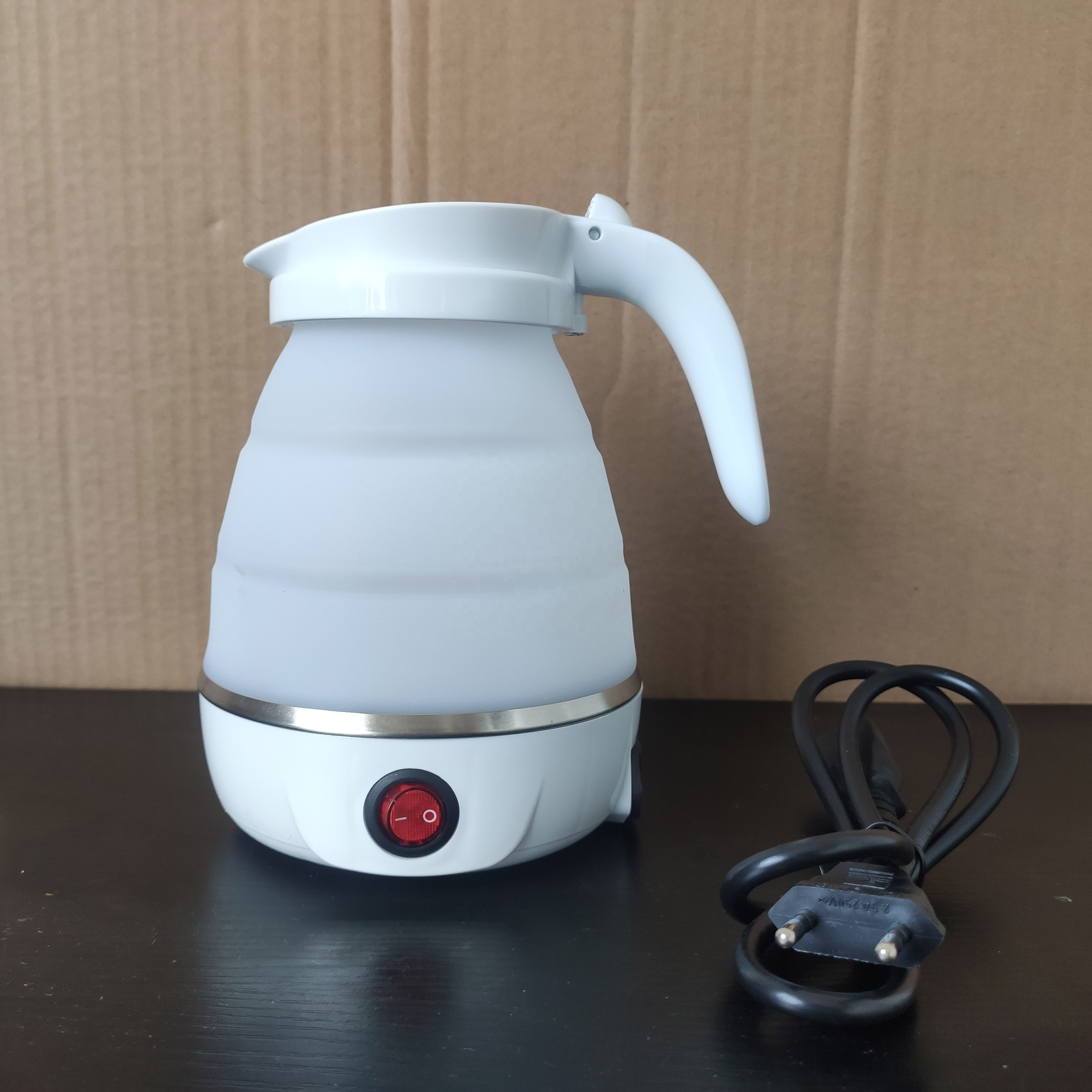 Portable Electric Travel Kettle 110V/220V 0.6L Mini Portable Foldable Kettle Collapsible Outdoor silicone Electric Kettle