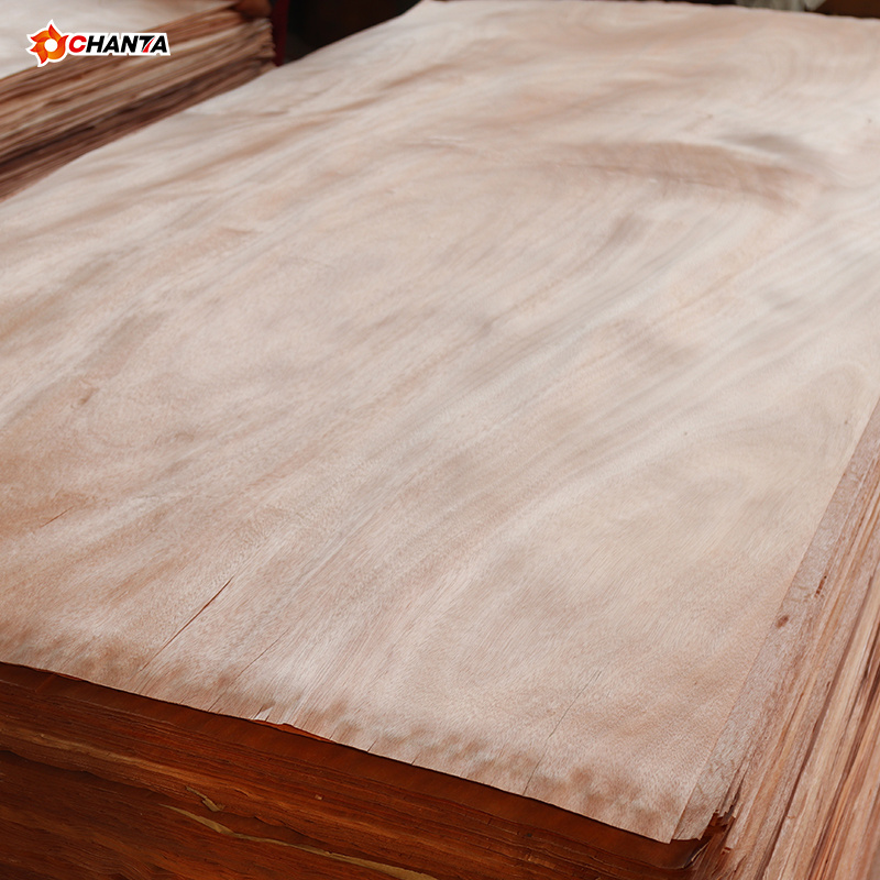 4*8 0.25/0.28/0.35mm Rotary Cut Radiata Pine Wood Faced Veneer