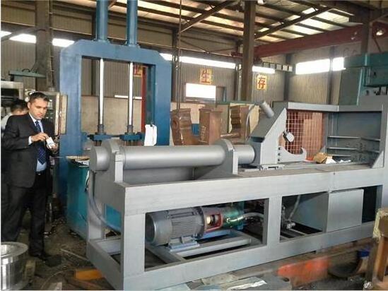 Fully-automatic tire wire drawing machine / tire debeader