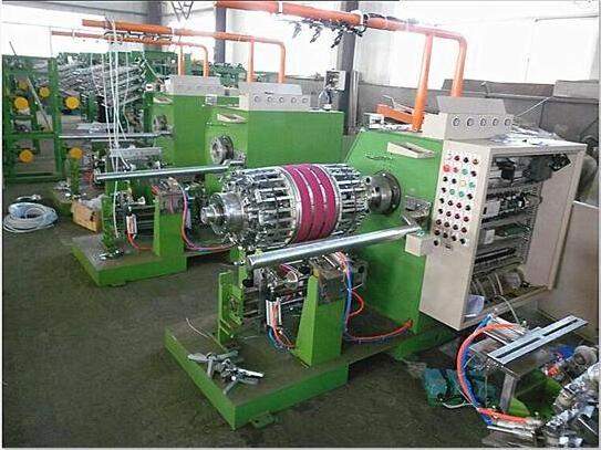 Fully-automatic tyre building machine