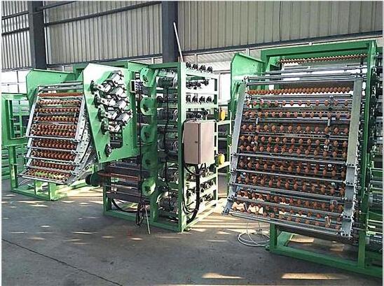 Fully-automatic tyre building machine