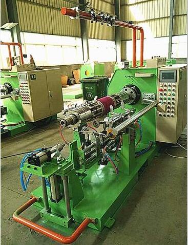 Fully-automatic tyre building machine