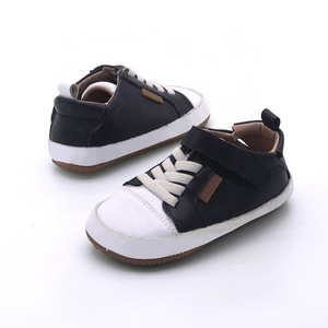 Fashionable wide toe leather with soft soles boys girls baby toddlers kids children's casual shoes