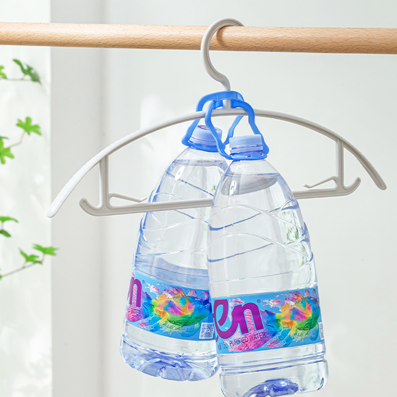 New Corner Hook Design Wholesale Strong Bearing Capacity Plastic Durable Hangers for Cloths Hanging Rack