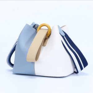 2019 new leather handbags bucket bag retro handbags Guangzhou manufacturers wholesale foreign trade women's big bag diagonal