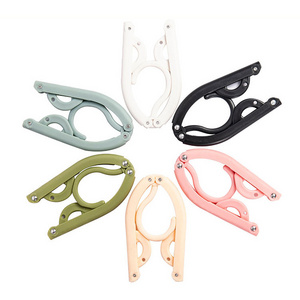 New Arrival Travel Foldable Space Saving Environment-friendly Plastic Pp Clothes Foldable Hangers