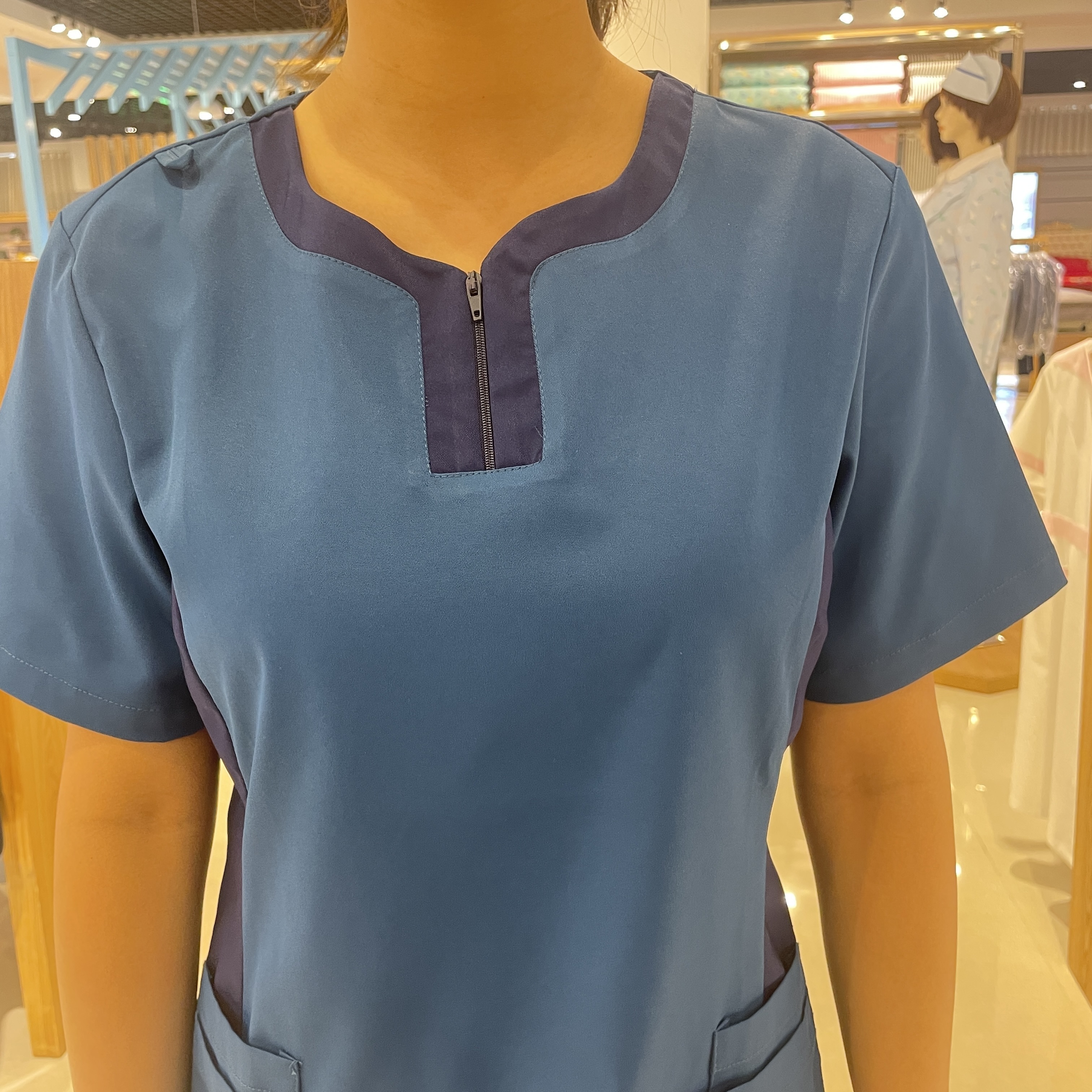 OEM fashionable hospital uniform medical scrub