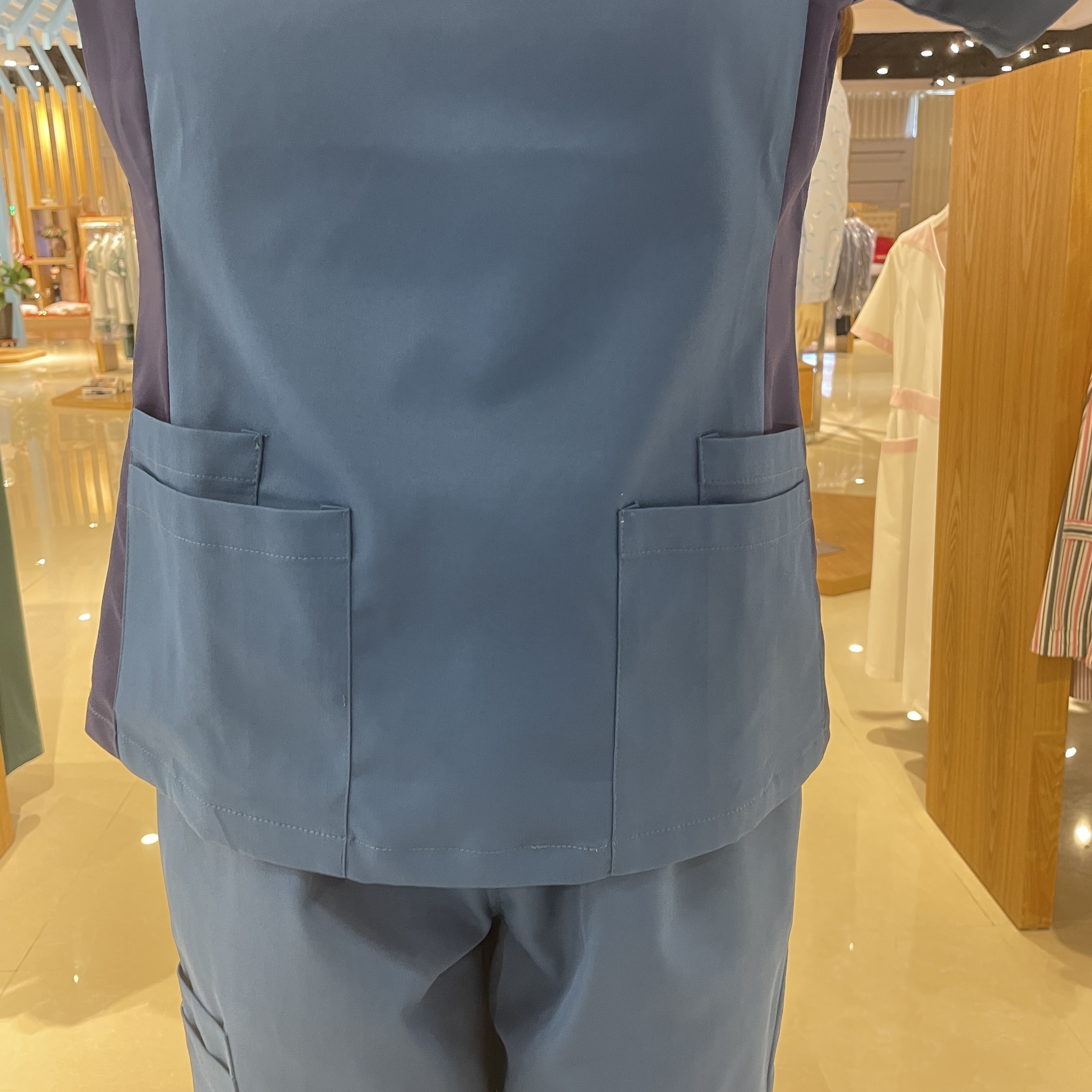 OEM fashionable hospital uniform medical scrub