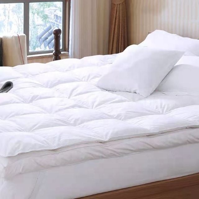 Feather Down Filling Double Layers mattress topper For Home And Hotel Using