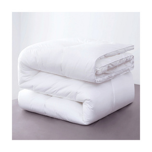 2021 New Designed White Cream Polyester Microfiber Convenient and Durable Bed Mattress topper Mattress topper