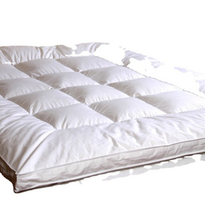 Factory Mattress Topper with White Goose Duck Feather Down and Cotton Fabric Shell for Home Hotel