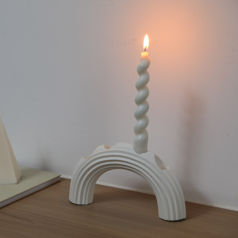 Modern Arched Nordic Cute Candlestick Holder White Plain Ceramic Porous Candle Stand Desktop Ornament for Home Party Display