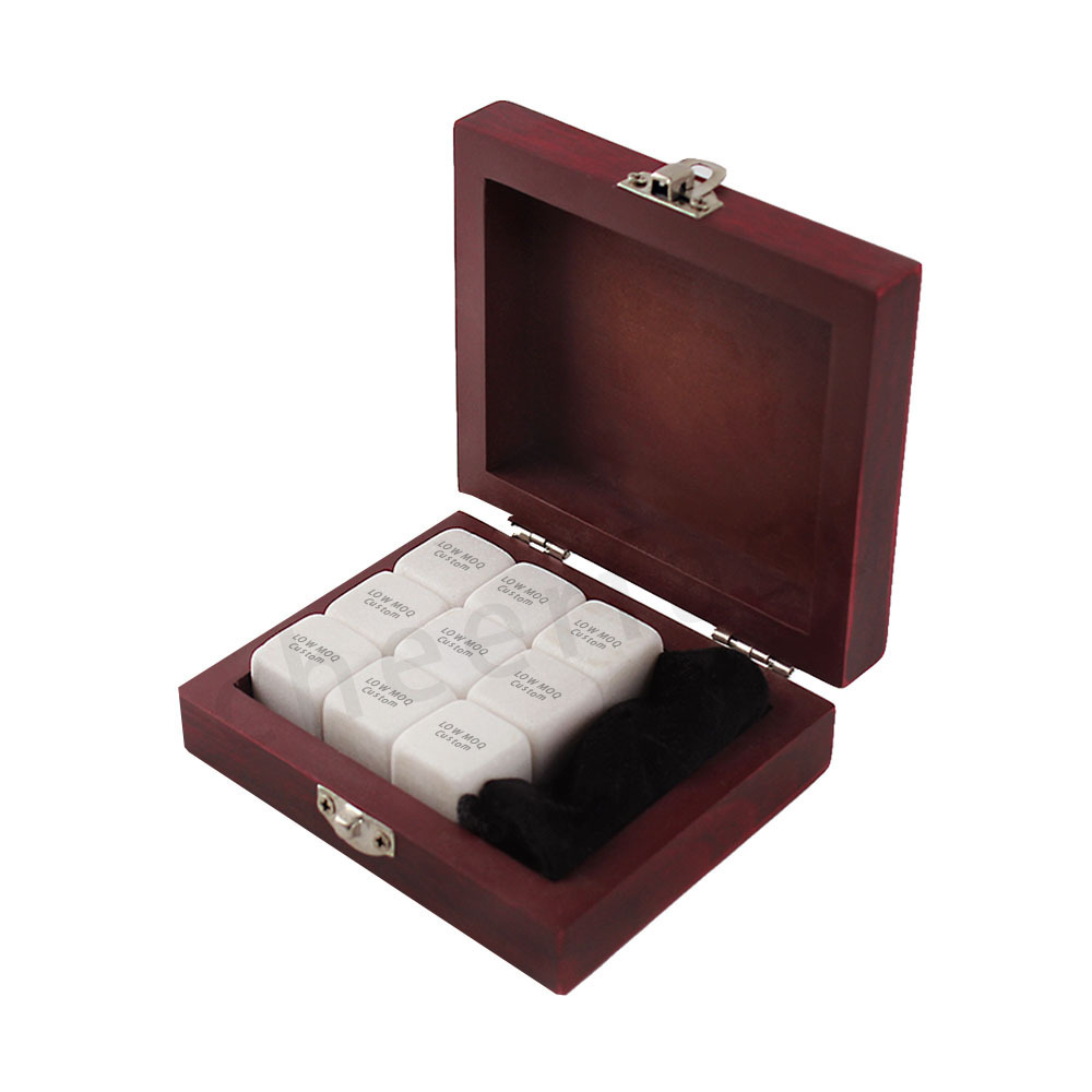 High Quality Rocks Reusable Whiskey Ice Cubes Wooden Box Gift Set Granite Chilling Stone Whiskey Stone Set