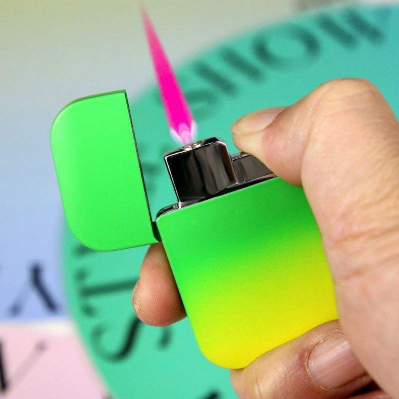 Outdoor Color Inflatable lighter premium sense pink flame high appearance gift Cherry blossom