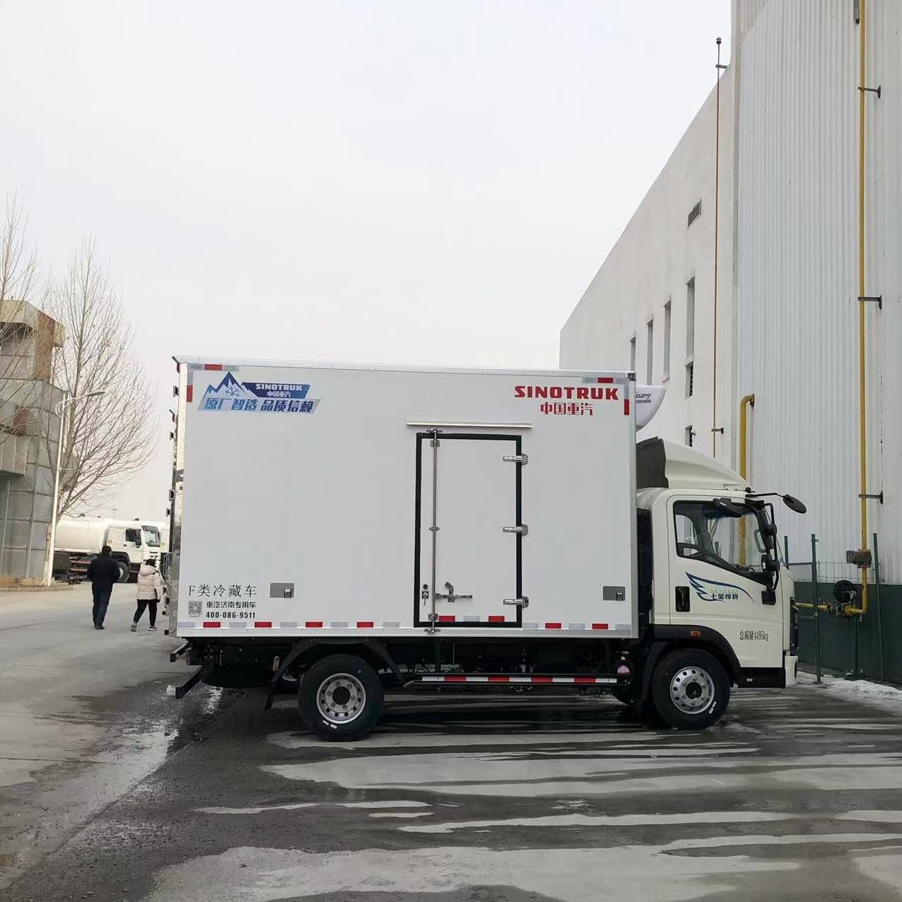 Cooling Van Truck Frozen Meat Truck Refrigerator for Good Sale 6 Wheels Freezer Reefer Van Truck for Sale