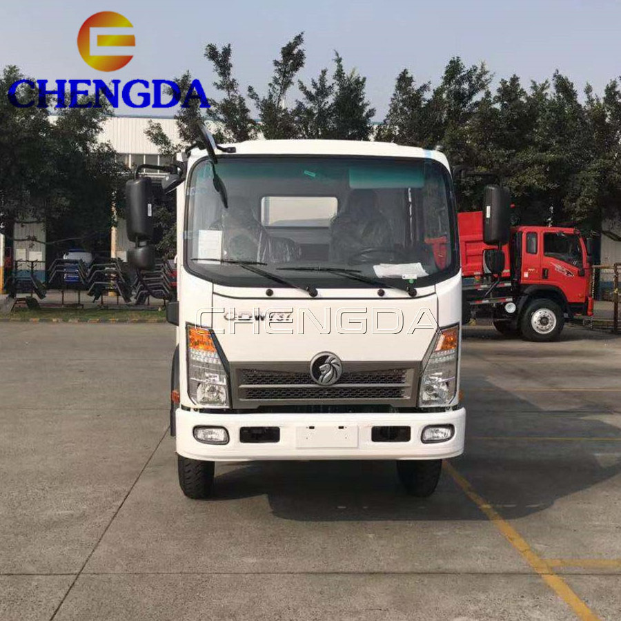 Sinotruk Howo Small Box Delivery Truck 7- 10 Tons 4X2 Fence Cargo Truck