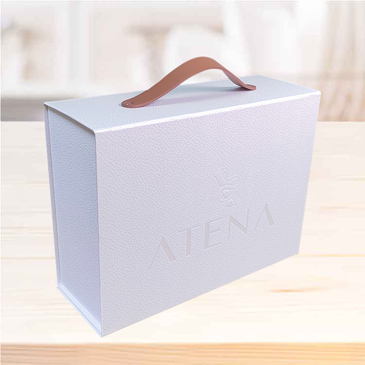 Modern Novel Design New Arrival Simple Custom Logo Cardboard Folding Paper Box Luxury Product Clothes Packaging Box With Handles