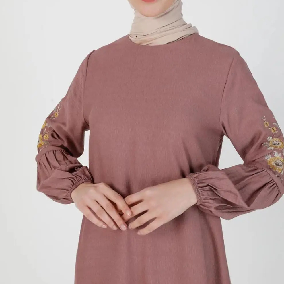 Muslim abaya Middle East Qatar simple women's dress embroidery solid color long sleeve sweet round neck lantern sleeve dress