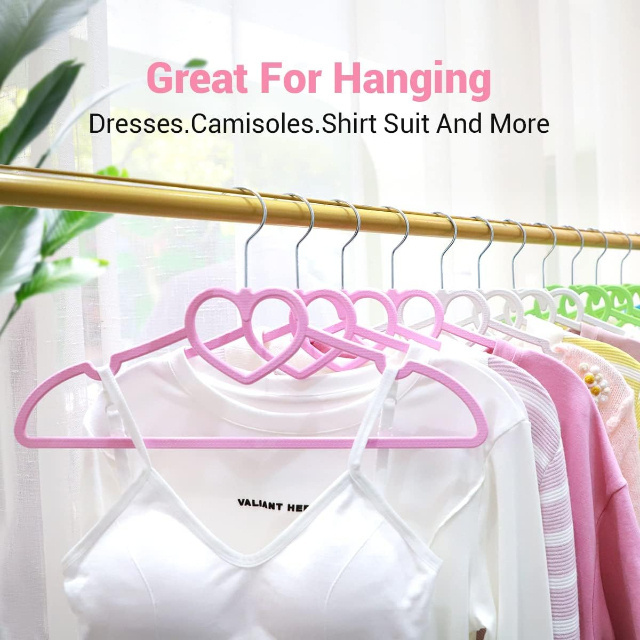 Sturdy Heart Shaped Ultra-thin Adult Plastic Clothes Rack 360 Degree Rotating Hooks Black Slimming Clothes Racks