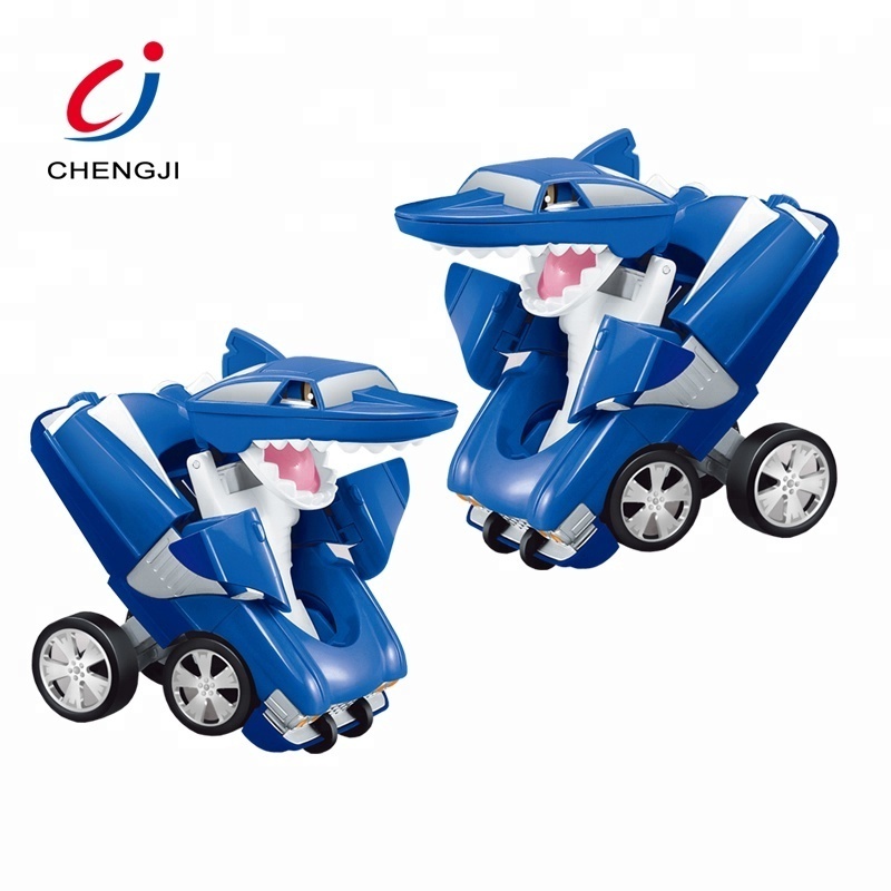 New hot sale shark shape deformed car cheap mini plastic toy