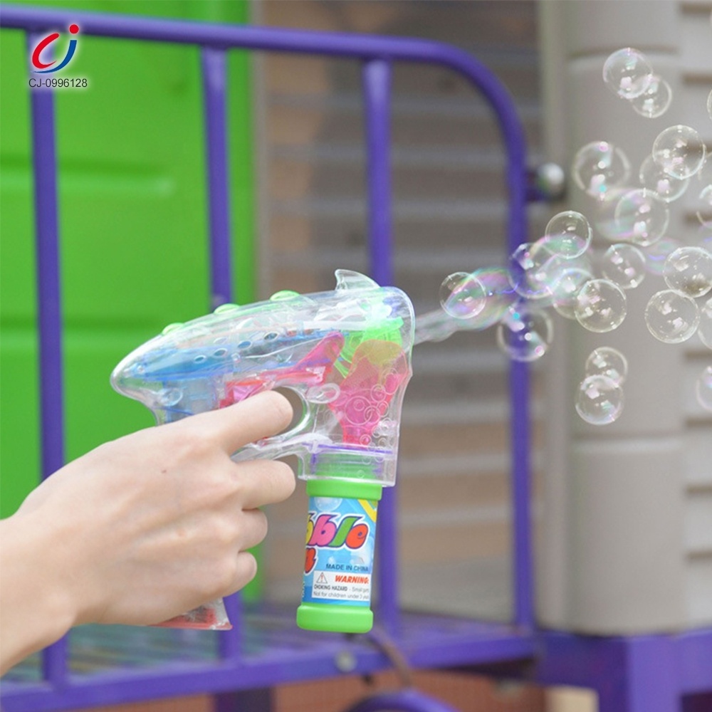 Chengji Wholesale kids summer outdoor battery operated led musical soap transparent bubble gun