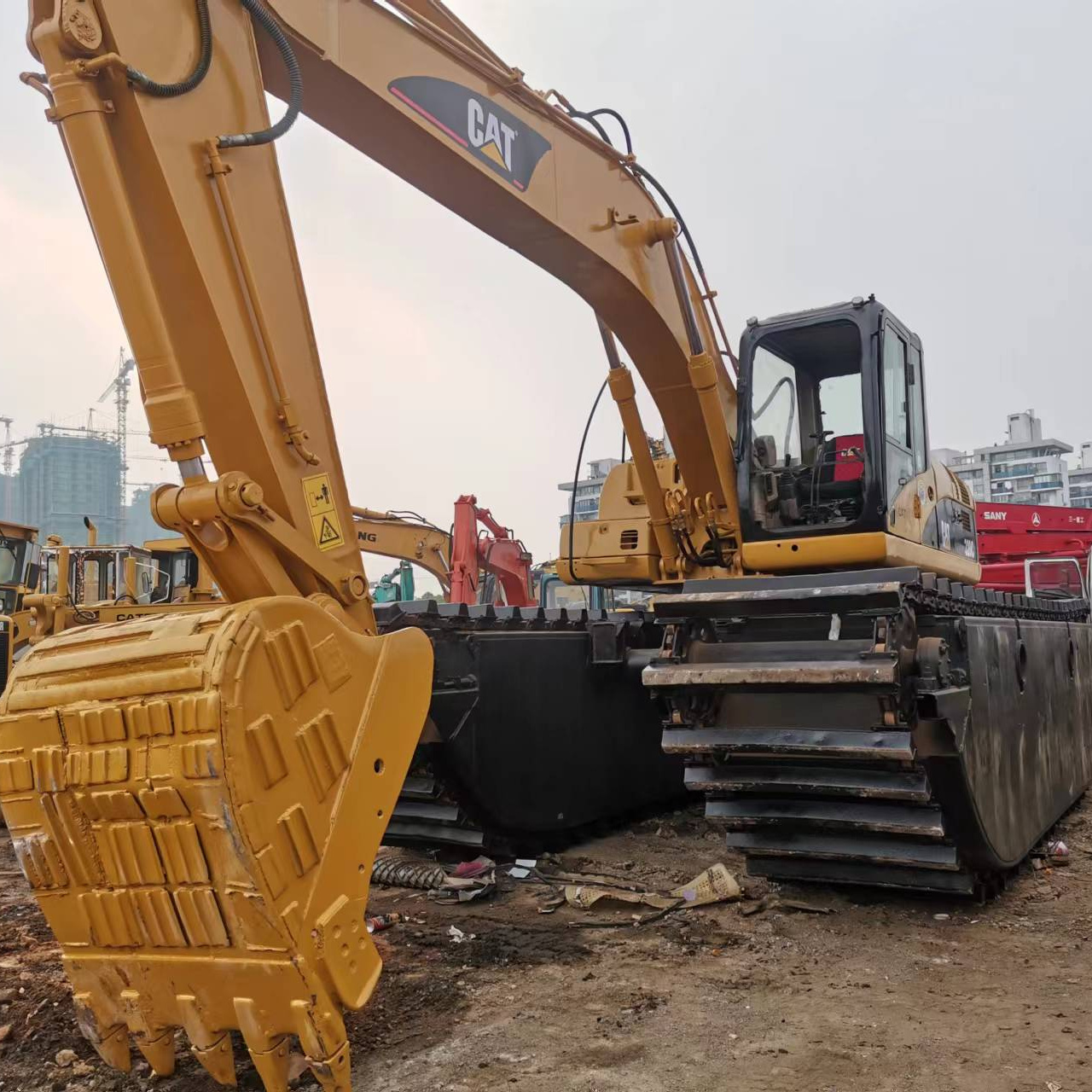 CAT 320C Amphibious excavator swamp excavator marsh buggy and amphibious cat 320