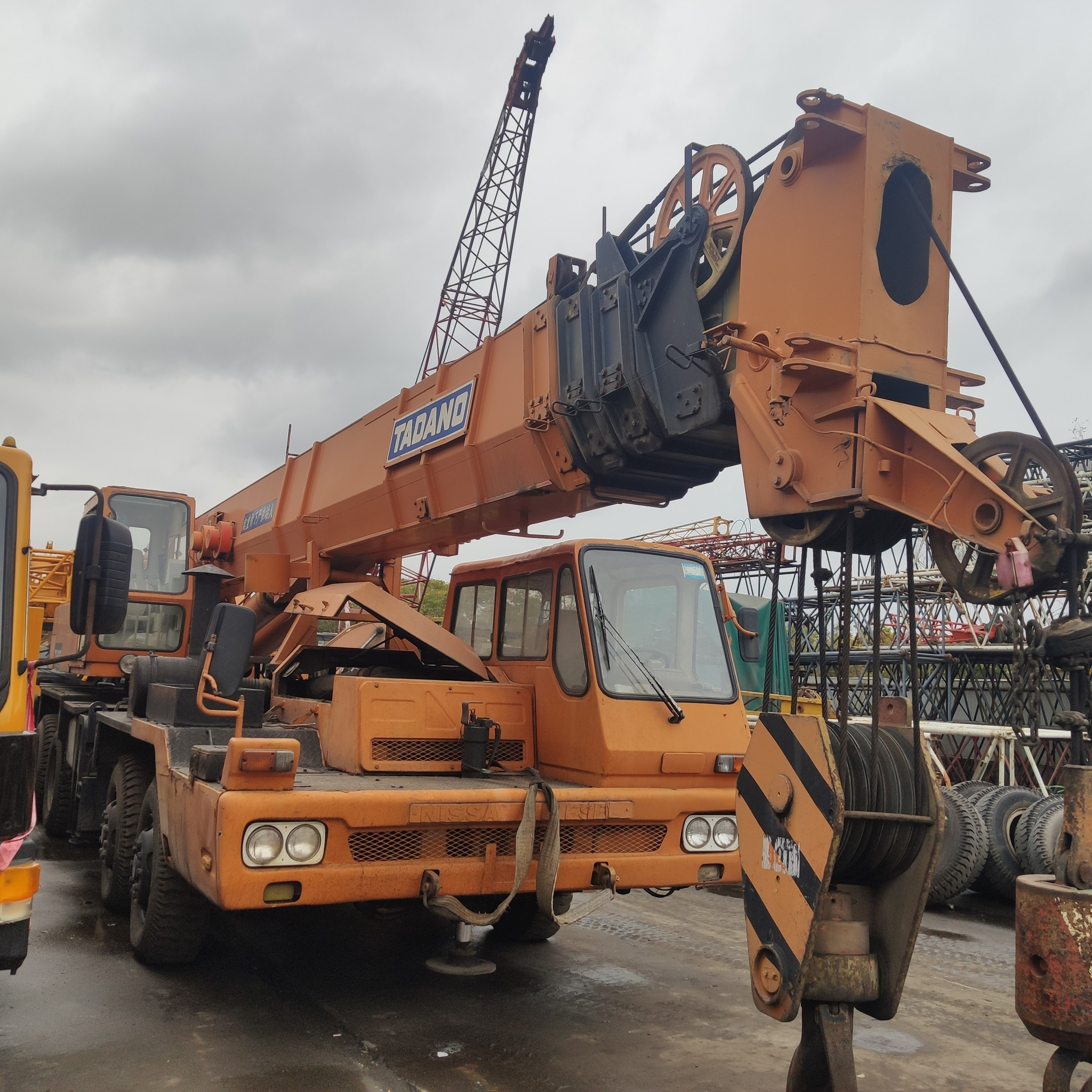 Truck crane Best price used TADANO 50 tons TG-500E truck mounted crane for sale