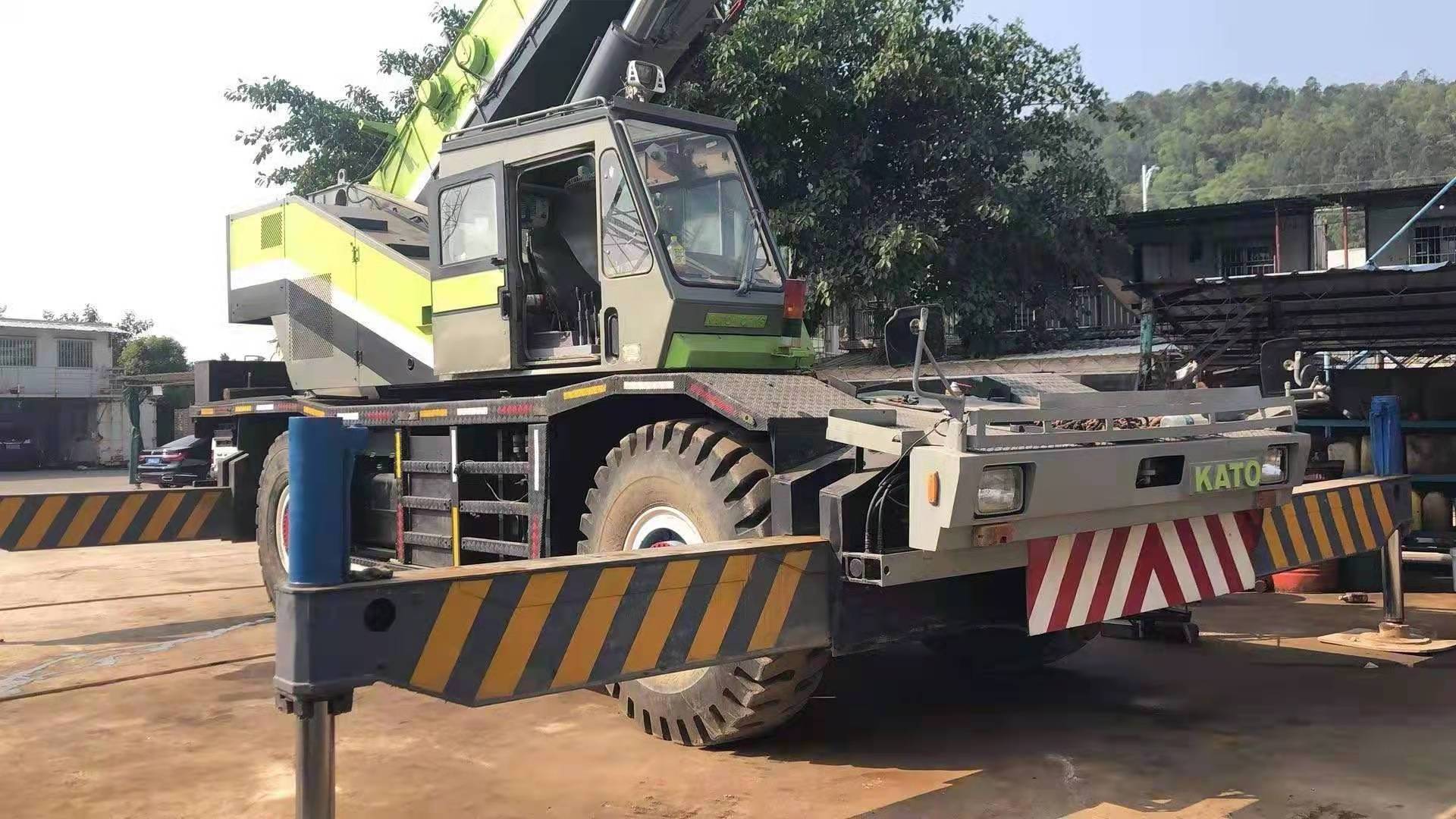 KATO KR-45H rough terrain crane 45t Off-road Crane Kato 45 ton truck crane good condition for sale