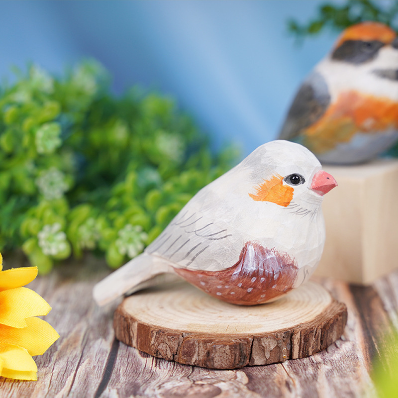 Wooden Bird Sculpture Ornaments with Coloured Drawing or Pattern and Basswood Wood Carving for Living Room Office Decoration