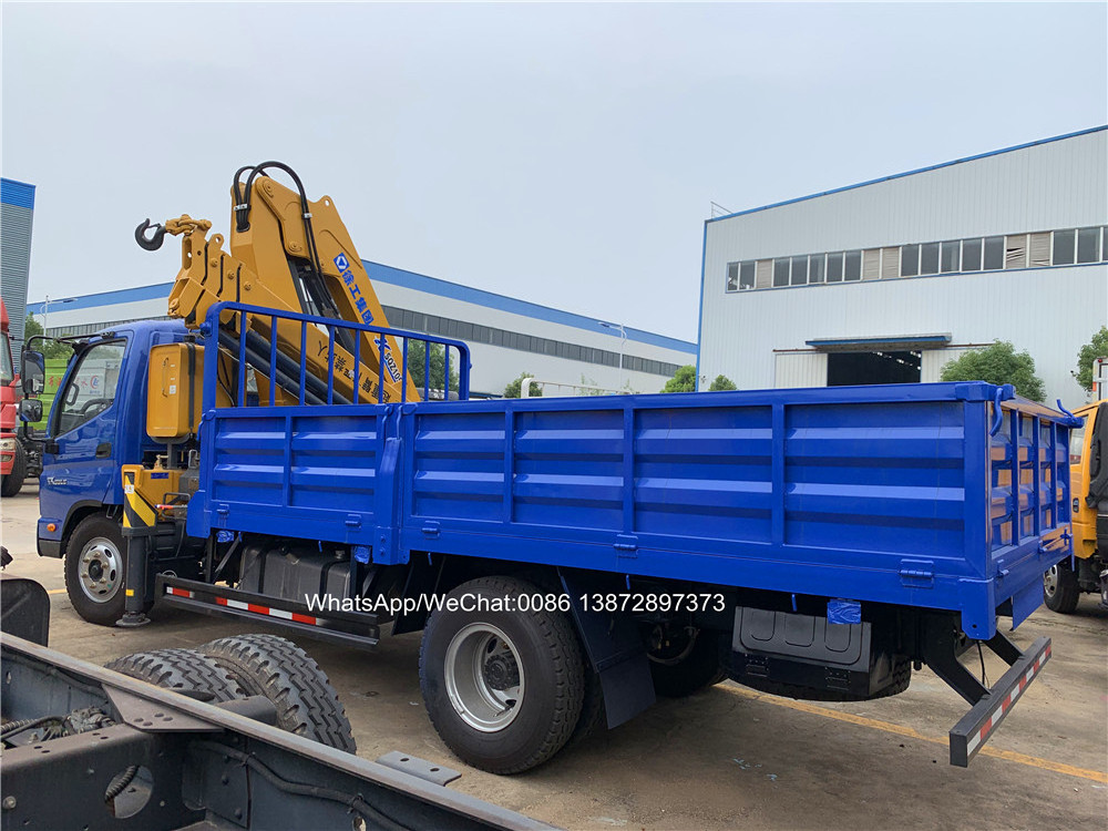 FOTON 4 Tons cargo truck with crane 6 wheels knuckle boom truck crane Mobile crane truck for sale