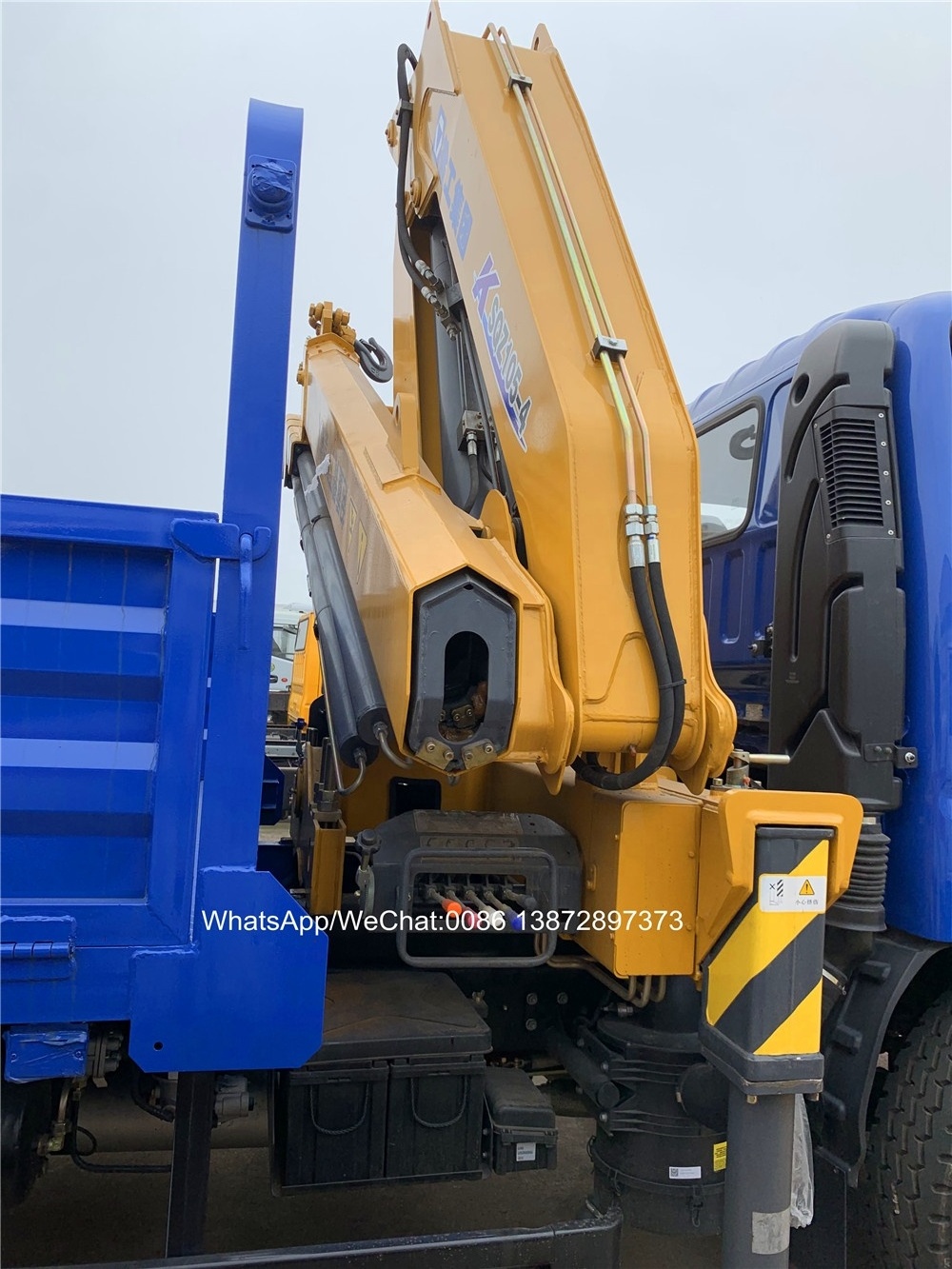 FOTON 4 Tons cargo truck with crane 6 wheels knuckle boom truck crane Mobile crane truck for sale