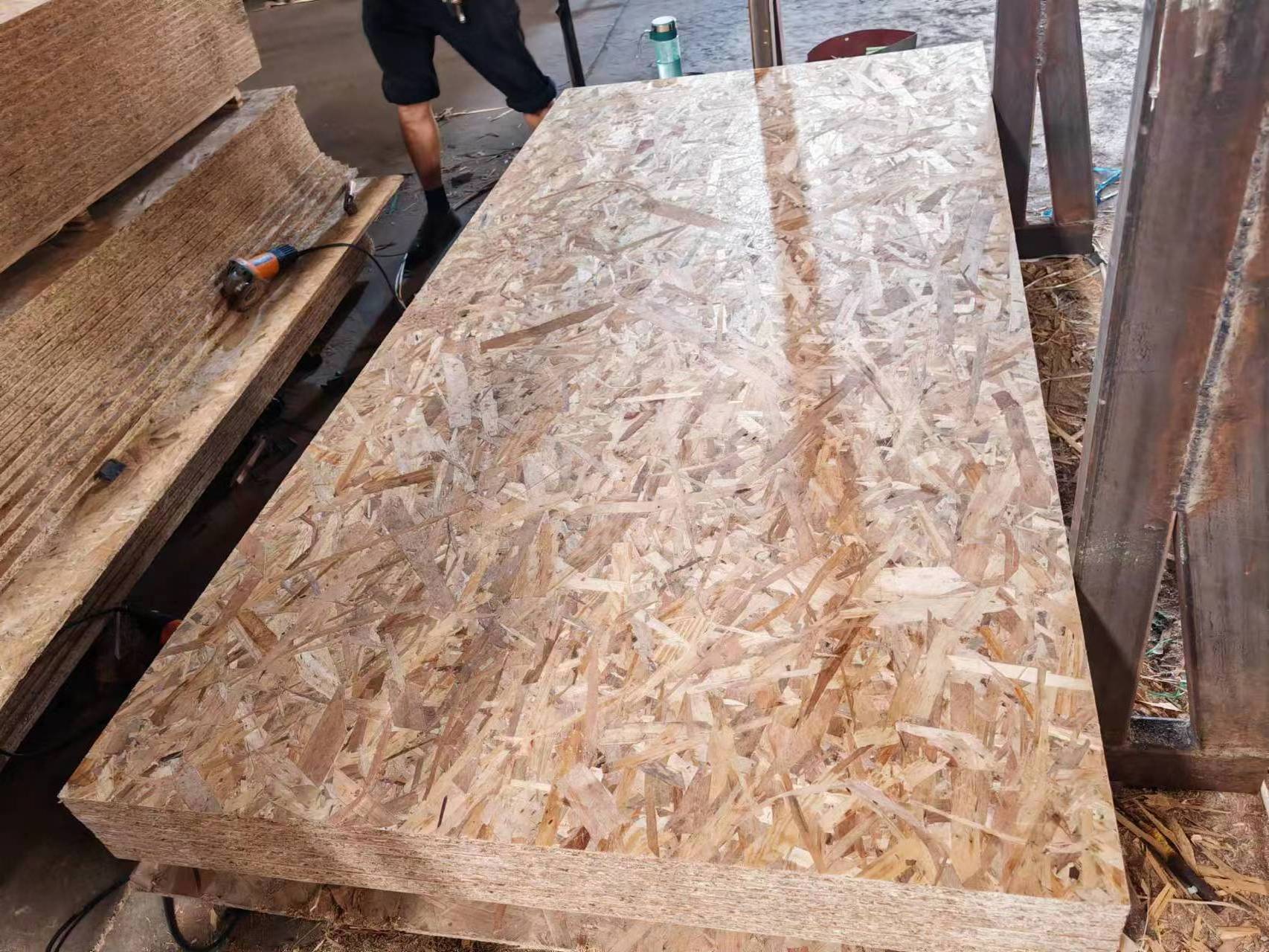 Oriented Strand Boards(OSB)  For Furniture   OSB2 Chipboard Laminated Melamine Particle Board For South America Market