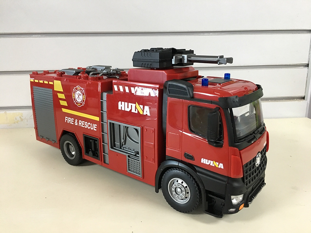 Huina 1562 1/14 Scale Radio Control Toys 22CH Simulation RC Fire Engine Fire Truck With Water Spray