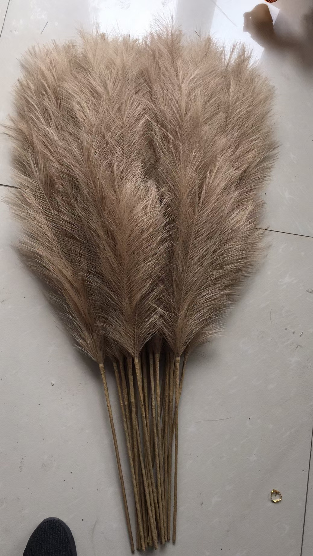 110cm Artificial 18 Branch Pampas Grass Tall Fluffy Stems Faux Cream Beige Large Pampas Grass for Living Room