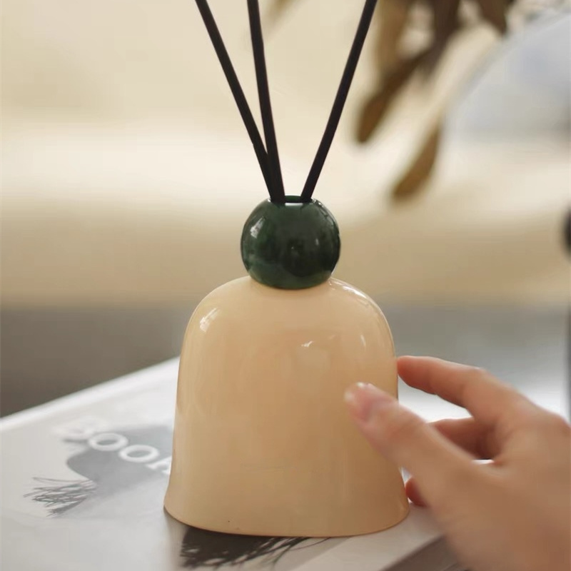 C&H Wholesale Home Decor Fragrance Air Freshening Luxury Essential Oil Ceramic Jar  Aroma Reed Diffuser