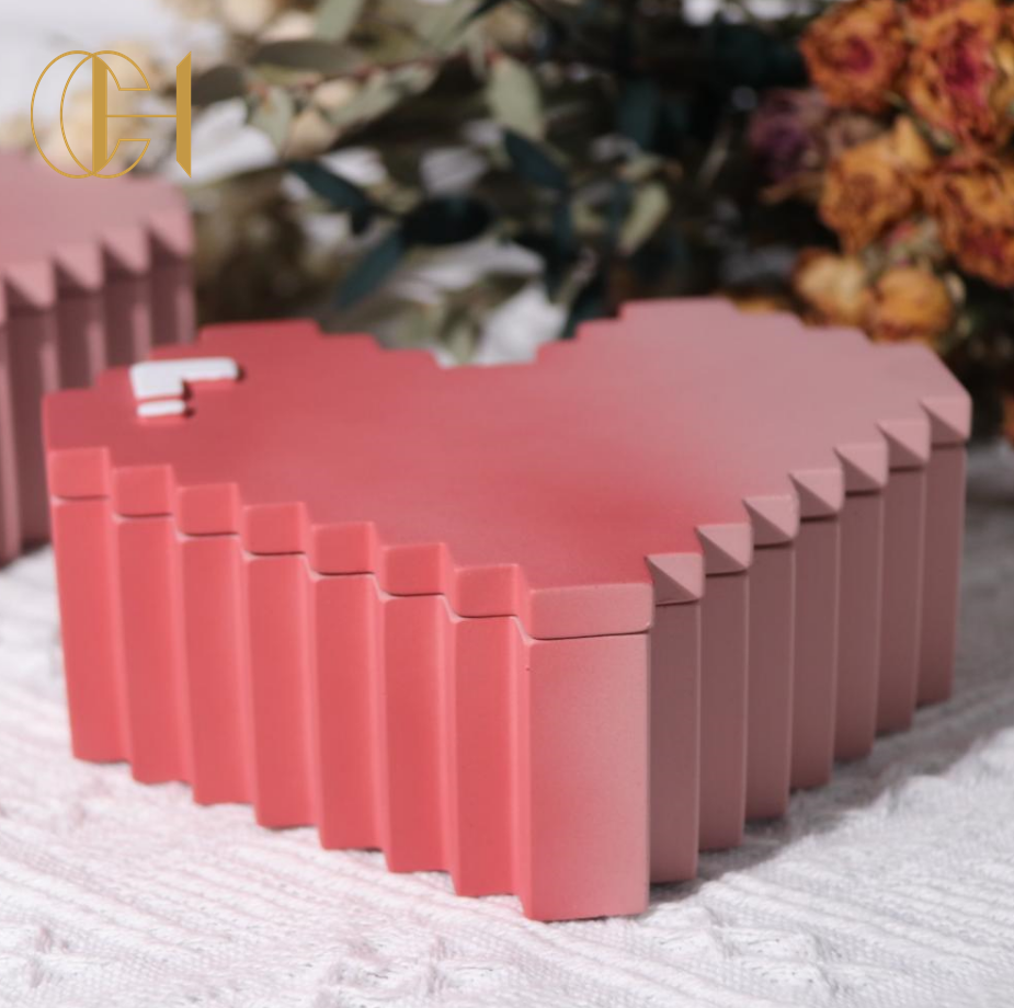 C&H New Arrival Hearts Unique Design PU Leather Handle Rope Luxury Ceramic Candle Jars Scented Candle Jar