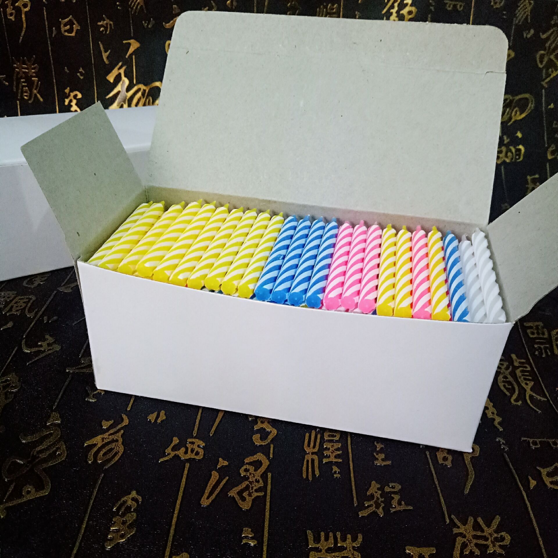 Wholesale Colored Threaded Candles Small White Boxed Bulk Linear Paraffin Birthday Candles