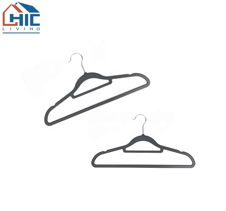 Chic Wholesale Ultra Thin Heavy Duty Rubberized Non-slip Hangers with Notches & Accessary Bar for Clothes