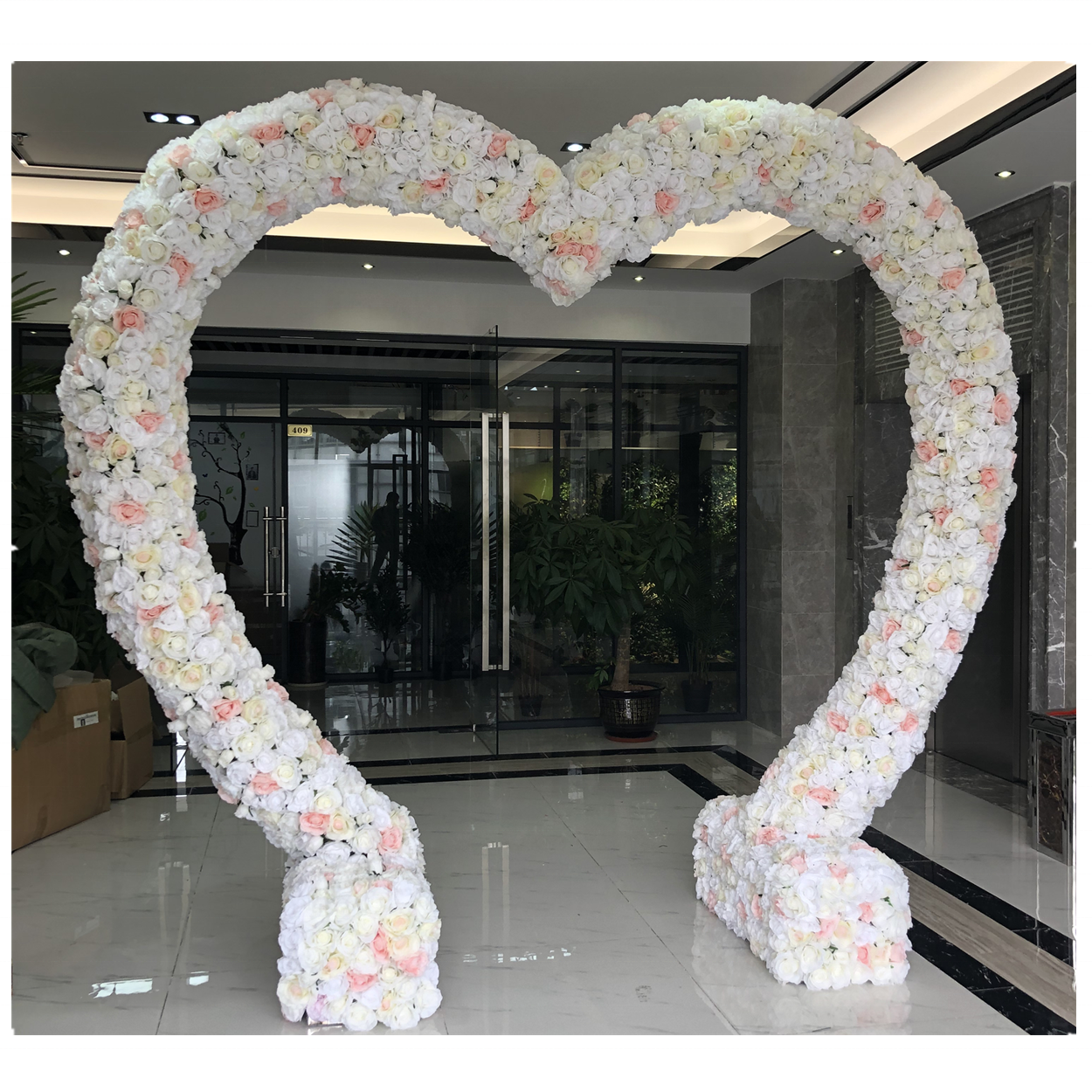 Silk Flowers decorative heart shape entrance Arch / wedding flower arch for wedding decor