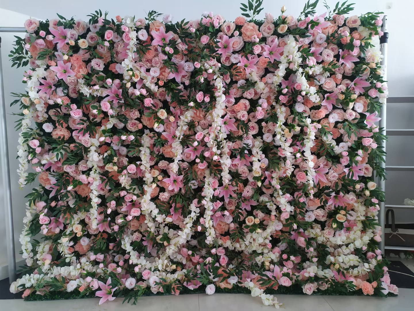 Artificial tropical competitive price silk rose hanging flower wall salon orange flower grass wall for wedding decoration