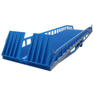 Heavy Aluminum Portable Ramp Towable Mobile Dock Vehicle Livestock Container Loading Ramp for Loading and Unloading